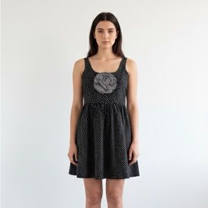 Black & white polka dot fit and flare dress with flower detail - size 4 (Small)